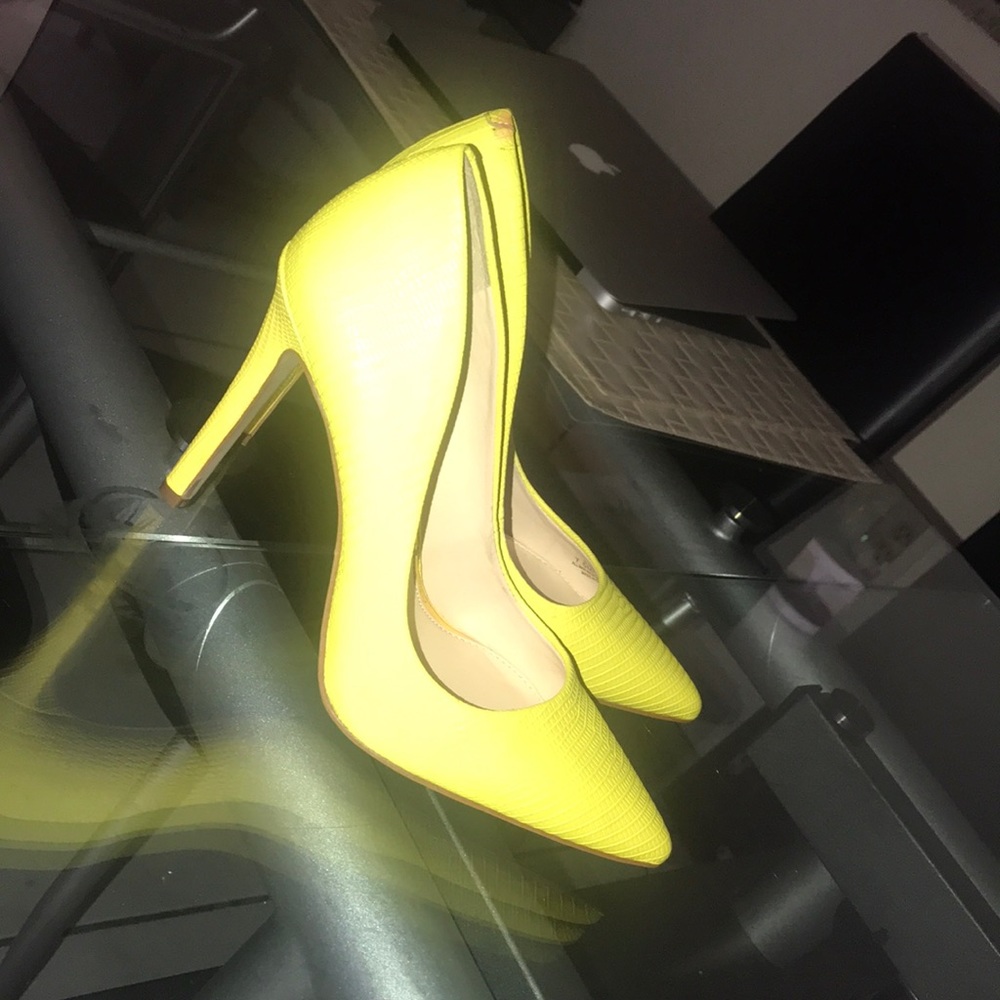 Shoes - Picture 3 of 6